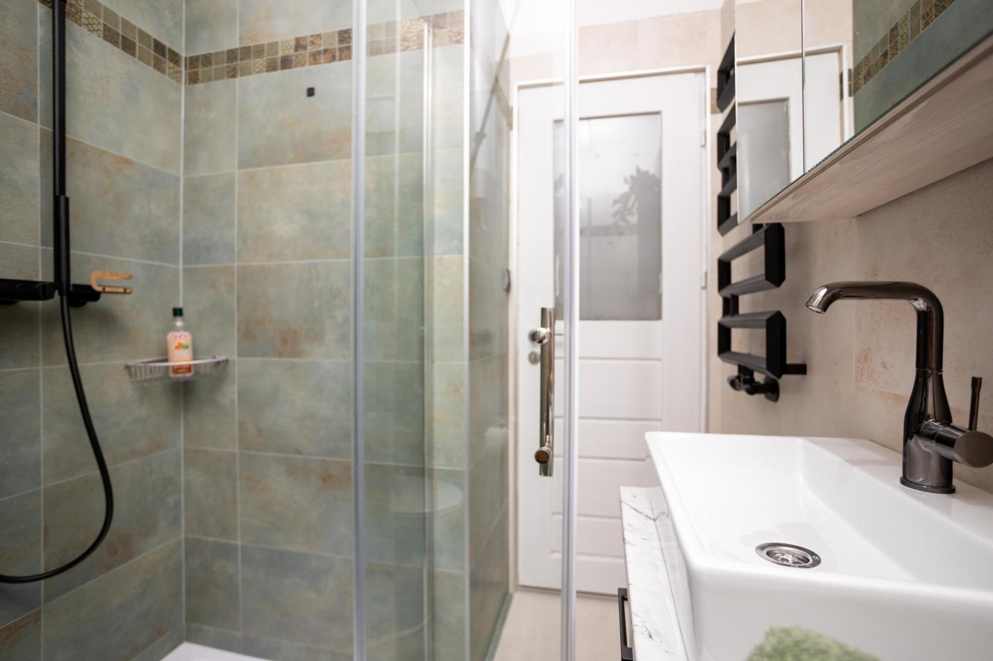 Relax Apartment By The Parliament بودابست المظهر الخارجي الصورة